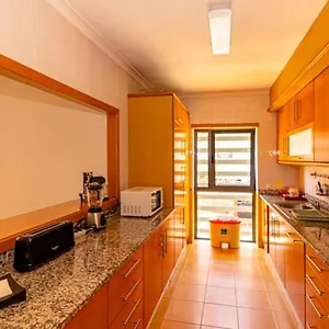 https://the-surfers-house.hotelaalgarve.com